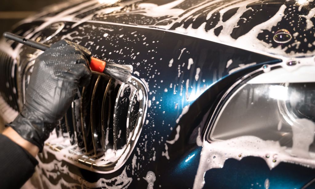 washing exterior of car